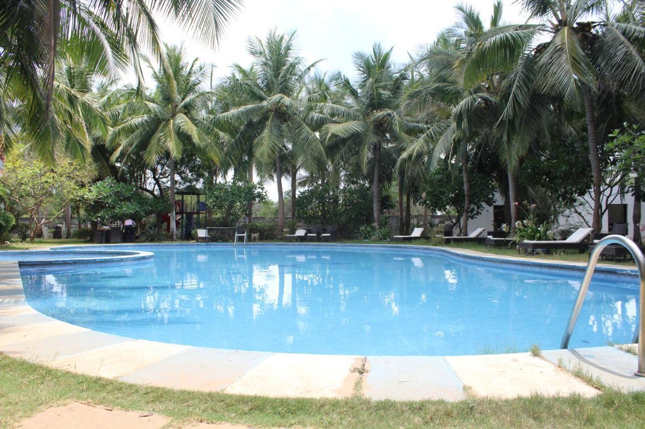 Citrus Hotel Sriperumbudur Bagian luar foto
