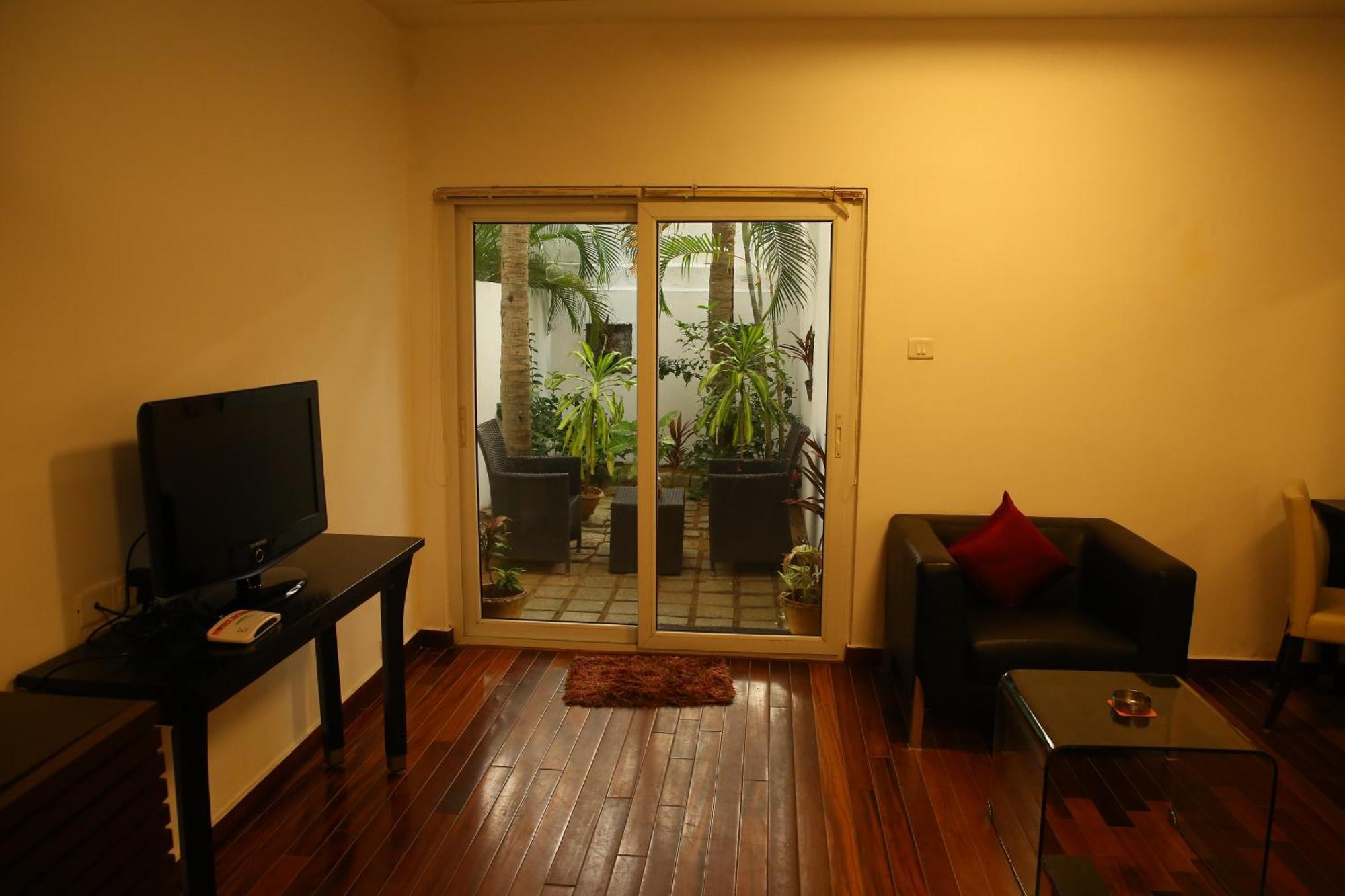Citrus Hotel Sriperumbudur Bagian luar foto